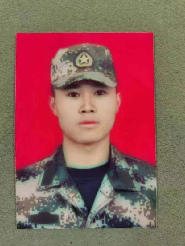 大健康学院光荣入伍学子安林伟